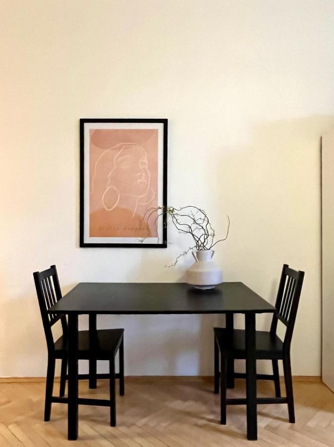One Bedroom Apartment Close To Prague Castle المظهر الخارجي الصورة